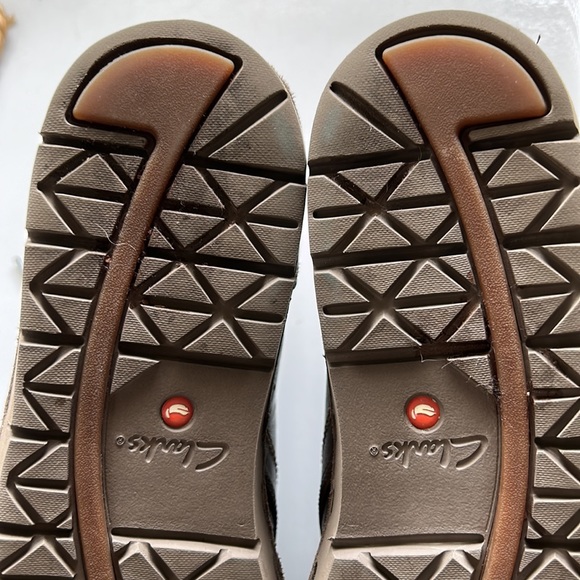 CLARKS ARTISAN BOOTS 🥾 - Picture 5 of 6